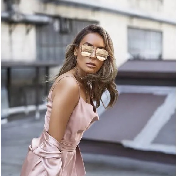 Quay mirrored Aviators by Desi Perkins - Picture 3 of 6